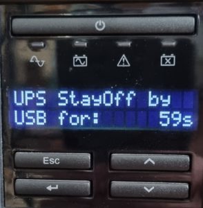 APC SmartUPS 750 showing "UPS StayOff by USB for: XXs" message